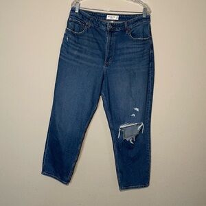 Abercrombie&Fitch The Mom High Rise Curve Love Distressed Jeans Size 32/14 Short